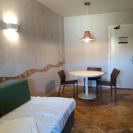 Apartamento Resort Ao Lado Do Parque Aquatico Porto Das Dunas - Pe Na Areia- Terreo Aquiraz Zewnętrze zdjęcie